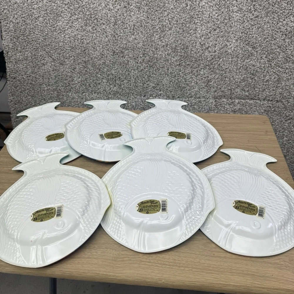 Vintage Ullman Leisure Time Plastic Tropical Fish Plates 11x9